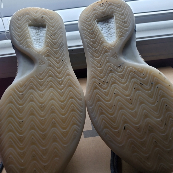 Yeezy Quatums - Picture 4 of 5